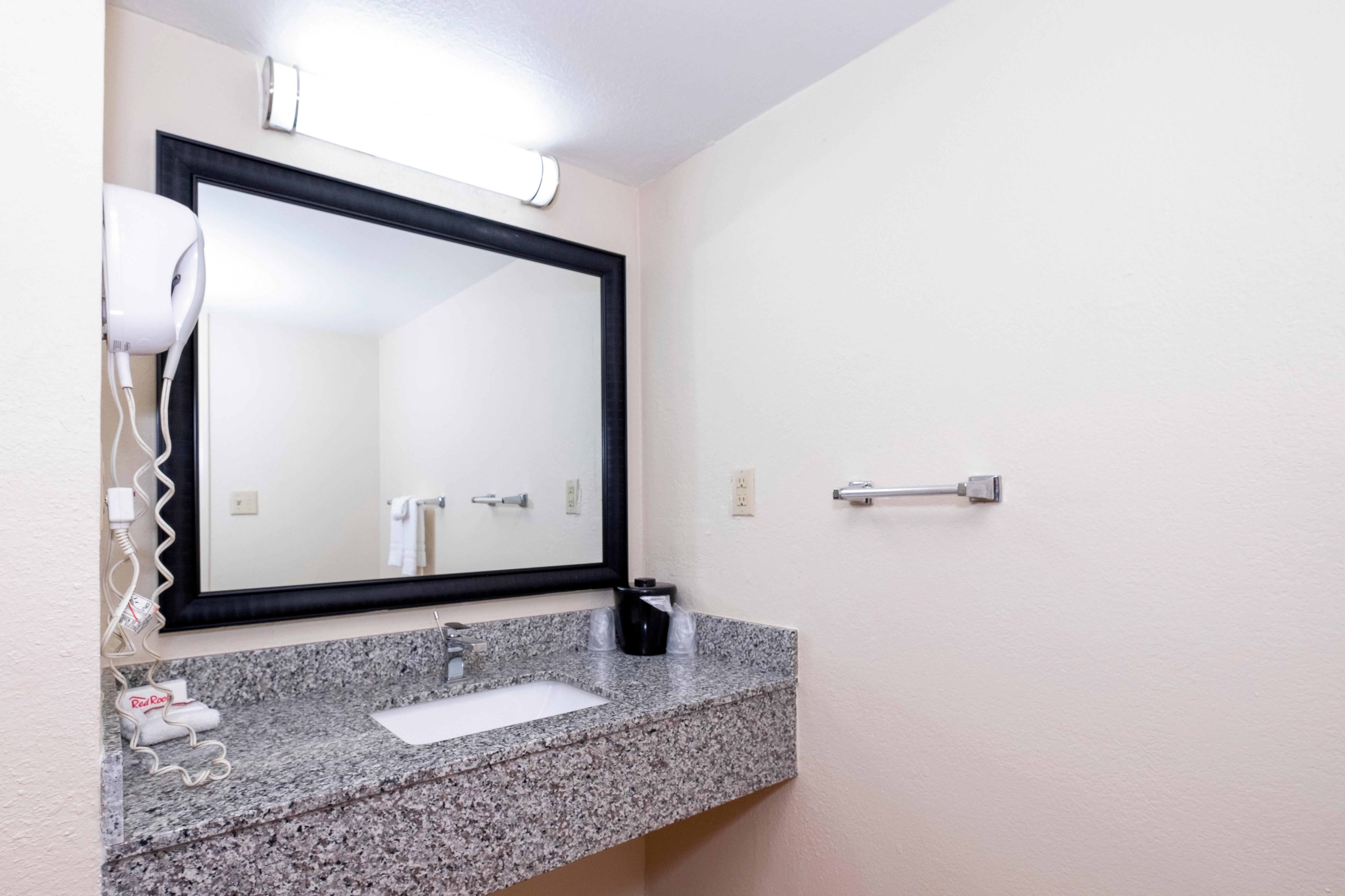Red Roof Inn Houston North - Fm1960 & I-45 Westfield Екстериор снимка