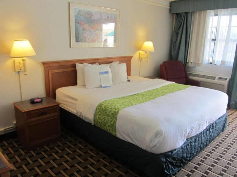 Red Roof Inn Houston North - Fm1960 & I-45 Westfield Екстериор снимка