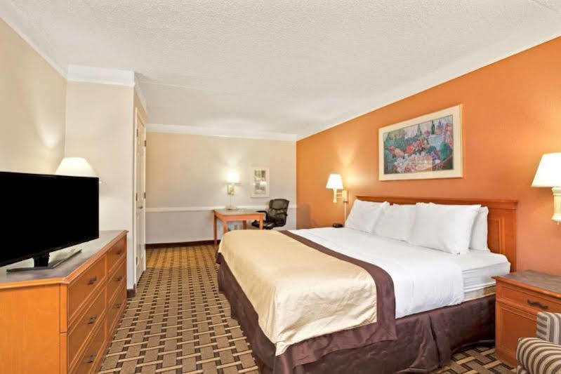 Red Roof Inn Houston North - Fm1960 & I-45 Westfield Екстериор снимка