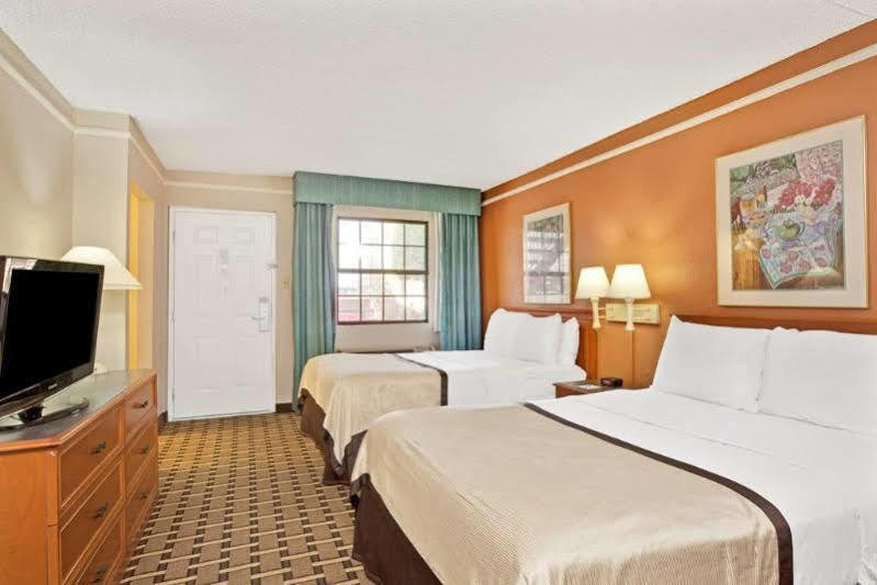 Red Roof Inn Houston North - Fm1960 & I-45 Westfield Екстериор снимка