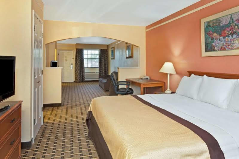 Red Roof Inn Houston North - Fm1960 & I-45 Westfield Екстериор снимка